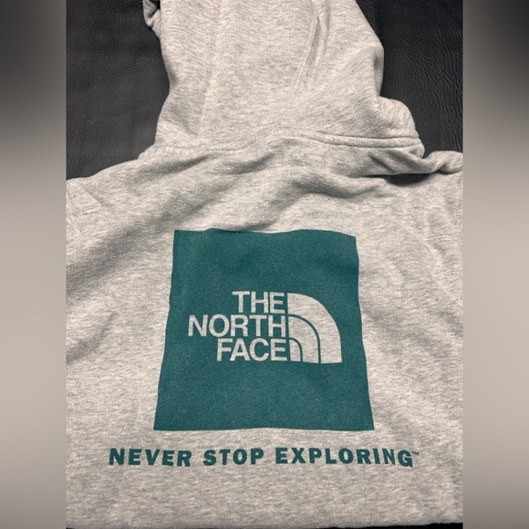 The North Face Light Gray Pullover Hoodie - Picture 4 of 4